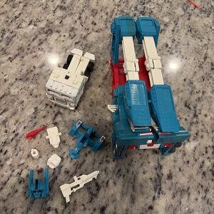 Vintage Transformers G1 Ultra Magnus Action Figure 1984 Hasbro Incomplete Parts
